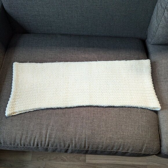 Ivory / Winter White Thick Knit Abercrombie and Fitch Infinity Scarf - Picture 2 of 9